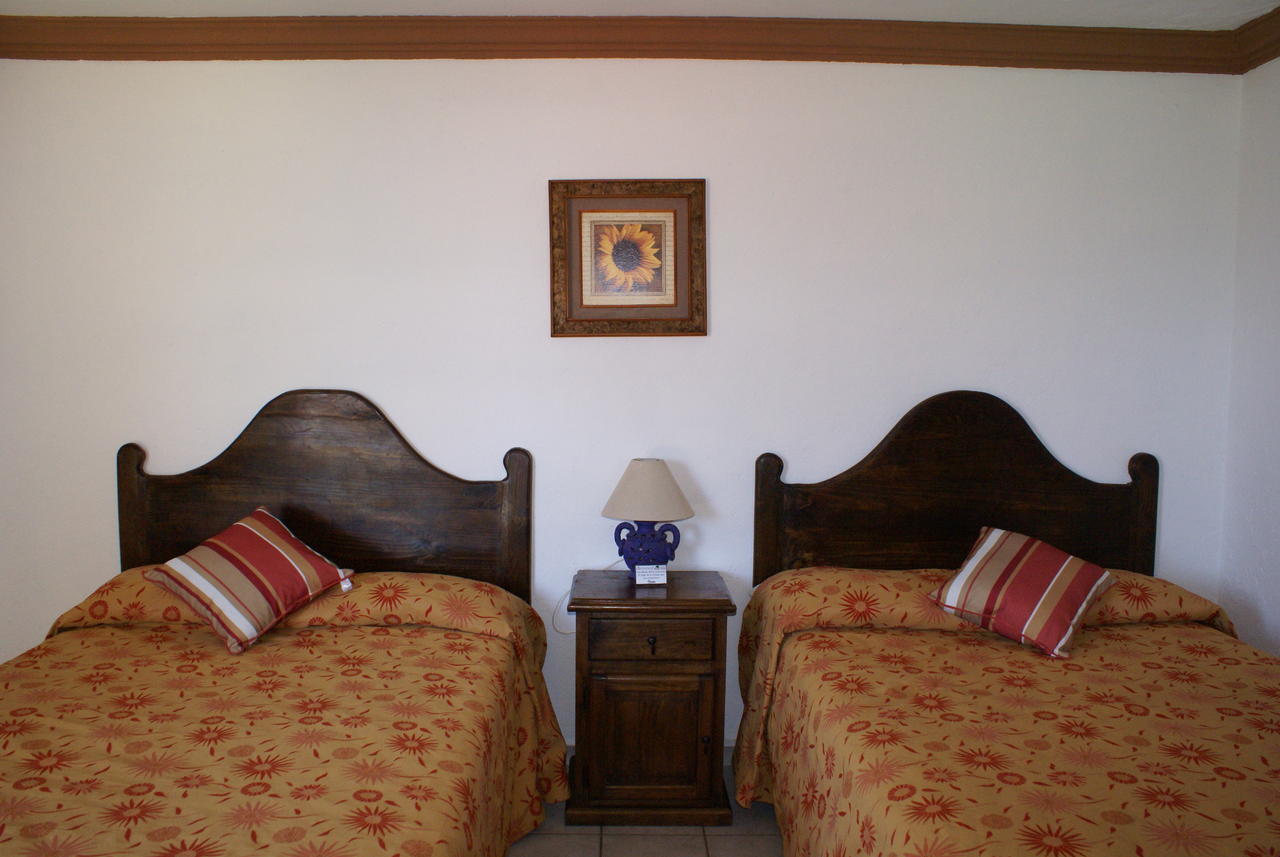Hotel Los Sauces Villa Del Carbon Quarto foto